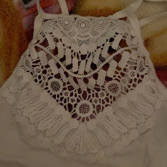 white bozzolo tank top with lace on the chest - Picture 2 of 4